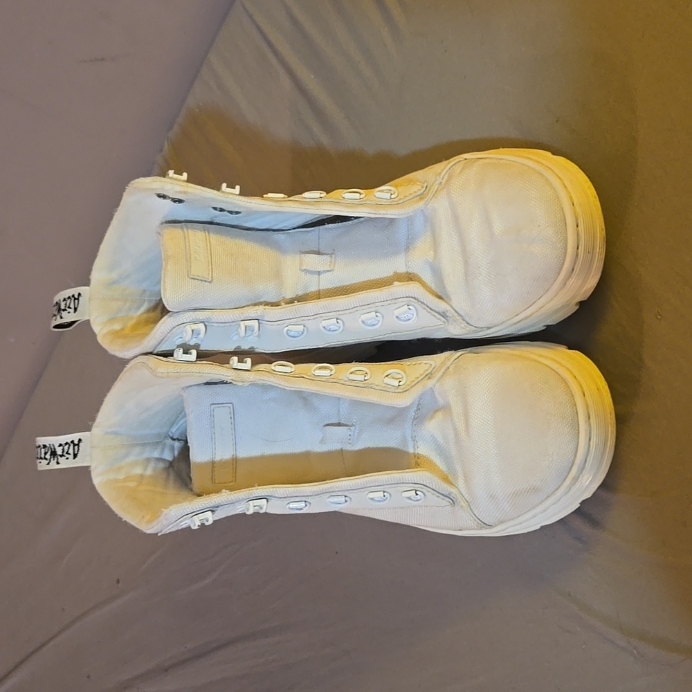 Dr. Martens White Combs Boot - Picture 2 of 5